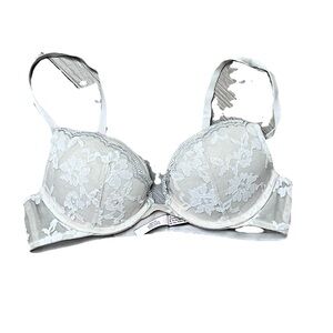 Victoria’s Secret White Push Up Bra 34A Lace Underwire Padded Bridal Coquette